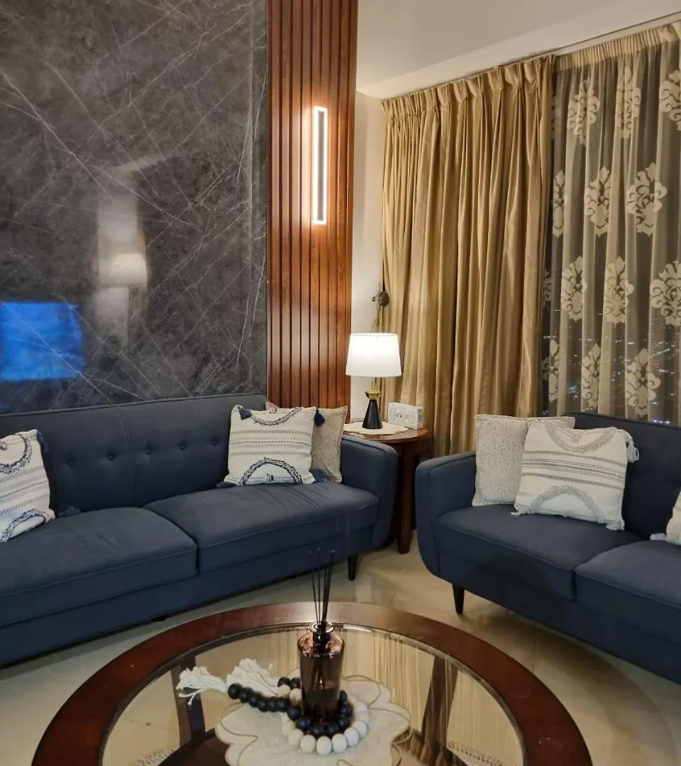 شقة فاخرة في برج رافال location
